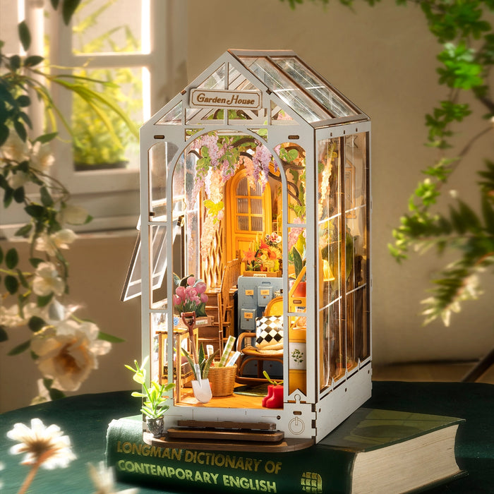 Book Nook Wood Kit – Garden House 