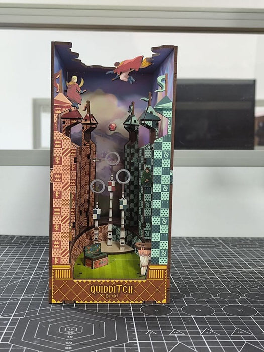 Harry Potter Book Nook Quidditch-Feld